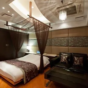 https://an-shinjuku-adult-only.alltokyohotels.com