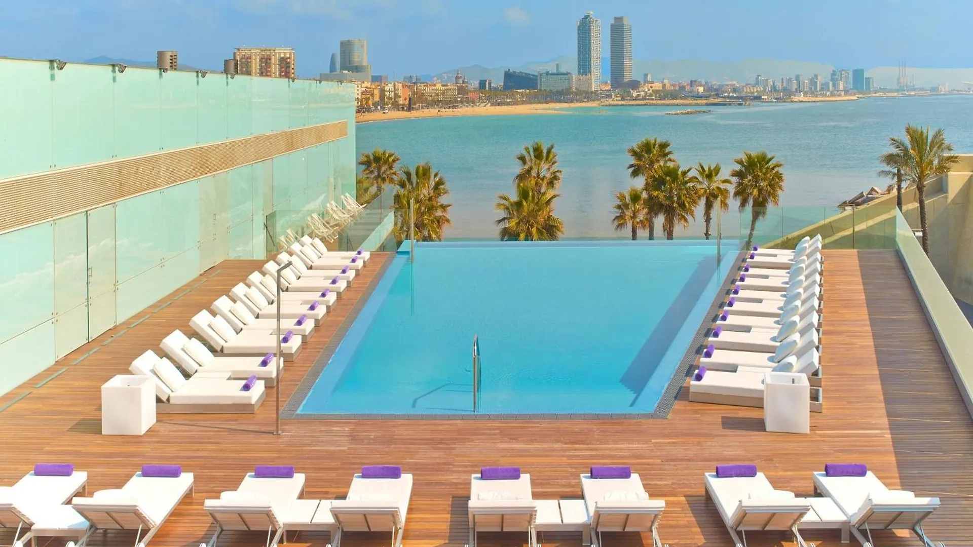 W Barcelona Hotell 5*,
